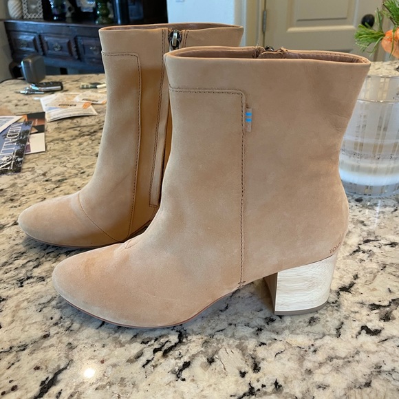 Toms Suede Ankle Boots - Picture 2 of 8